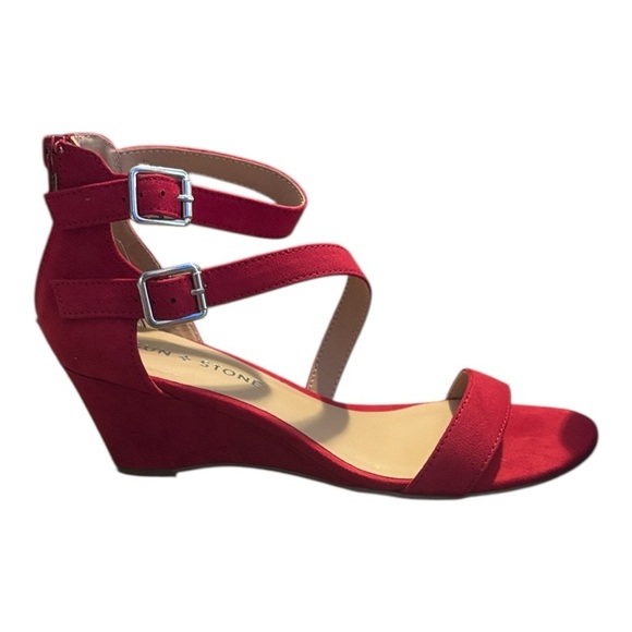 Sun + Stone Red Suede Kitten heel Wedge Sandals Women’s Size 6.5 NEW IN BOX - Picture 1 of 4